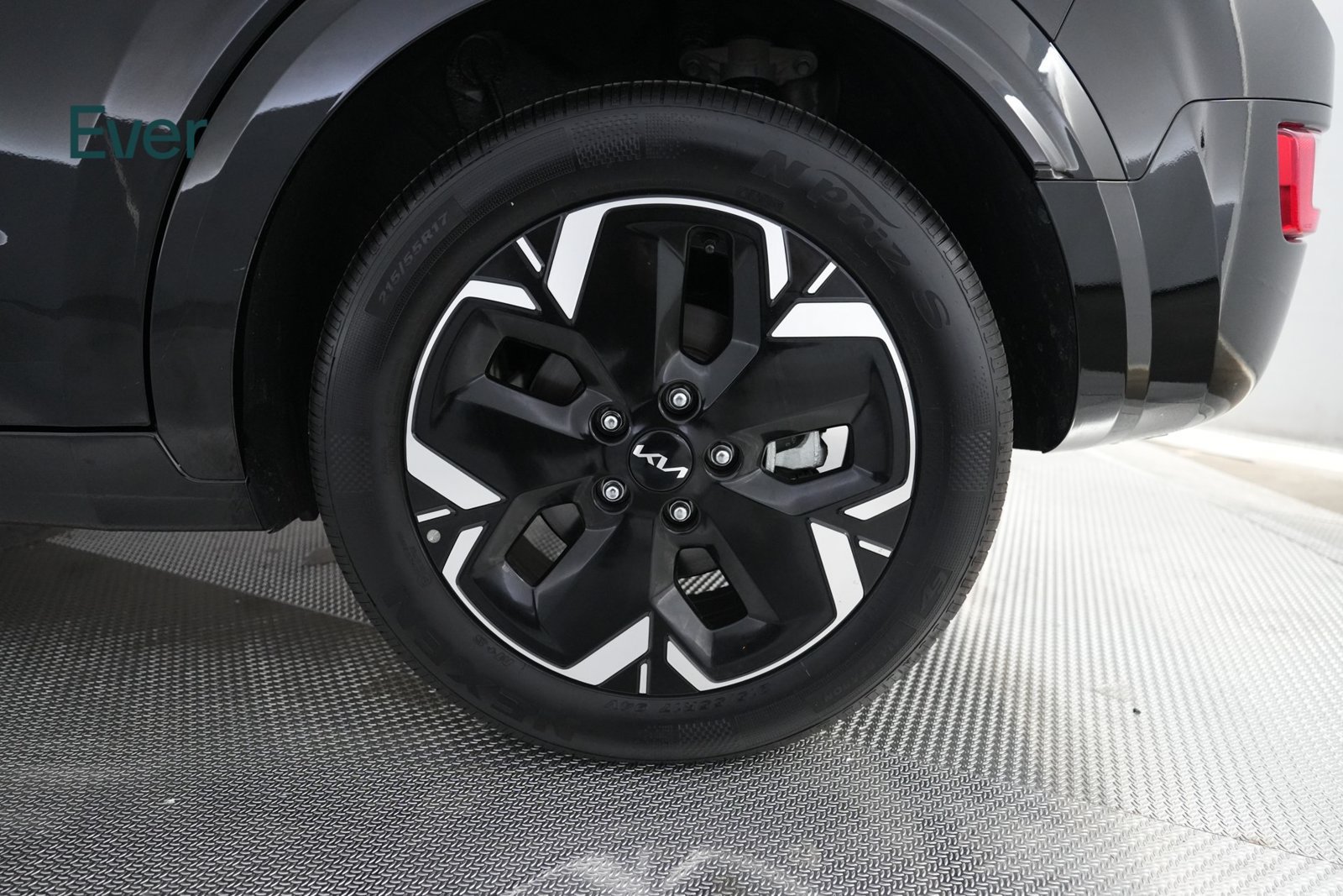 Used 2025 Kia Niro Wind FWD image 9
