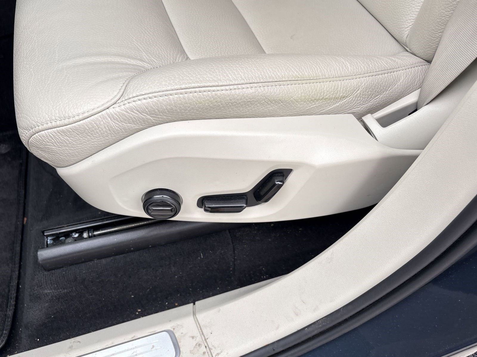 Certified 2024 Volvo XC90 B6 Plus w/ Protection Package Premier image 14