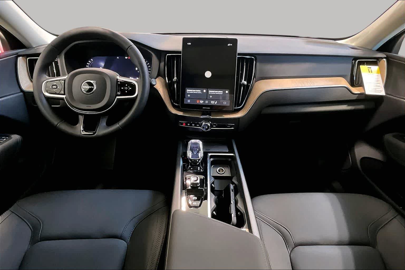 New 2026 Volvo XC60 B5 Plus w/ Protection Package Premier AWD/4WD image 7