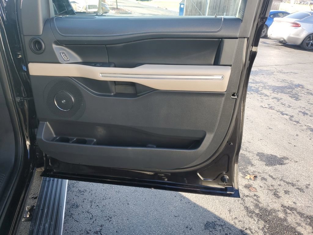 Used 2024 Ford Expedition Max Limited image 33