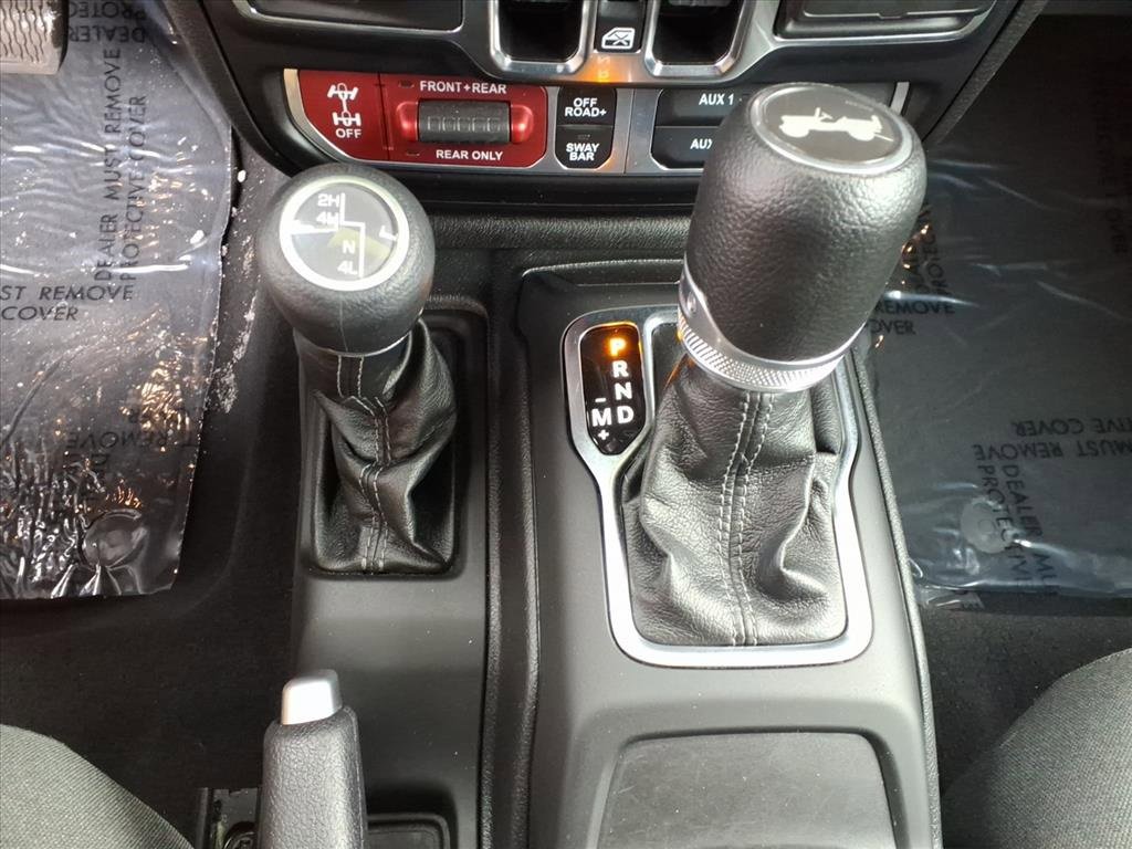 Used 2024 Jeep Wrangler Rubicon image 10