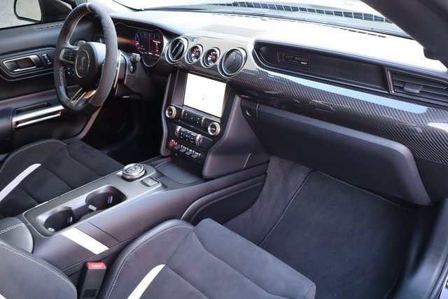 Used 2022 Ford Mustang Shelby GT500 w/ Carbon Fiber Track Pack image 35