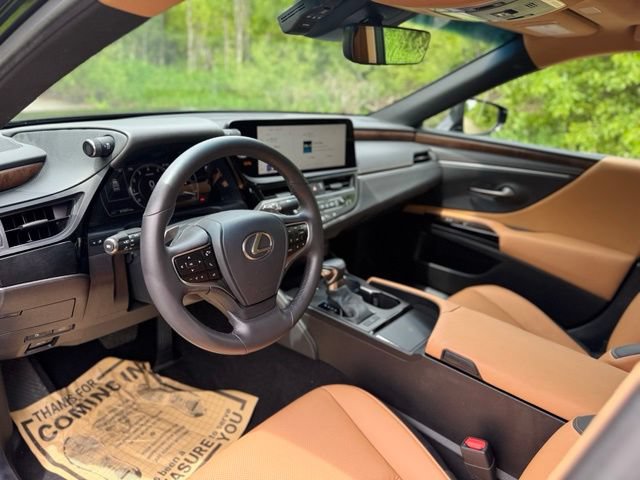 Used 2024 Lexus ES 350 w/ Premium Package FWD image 10