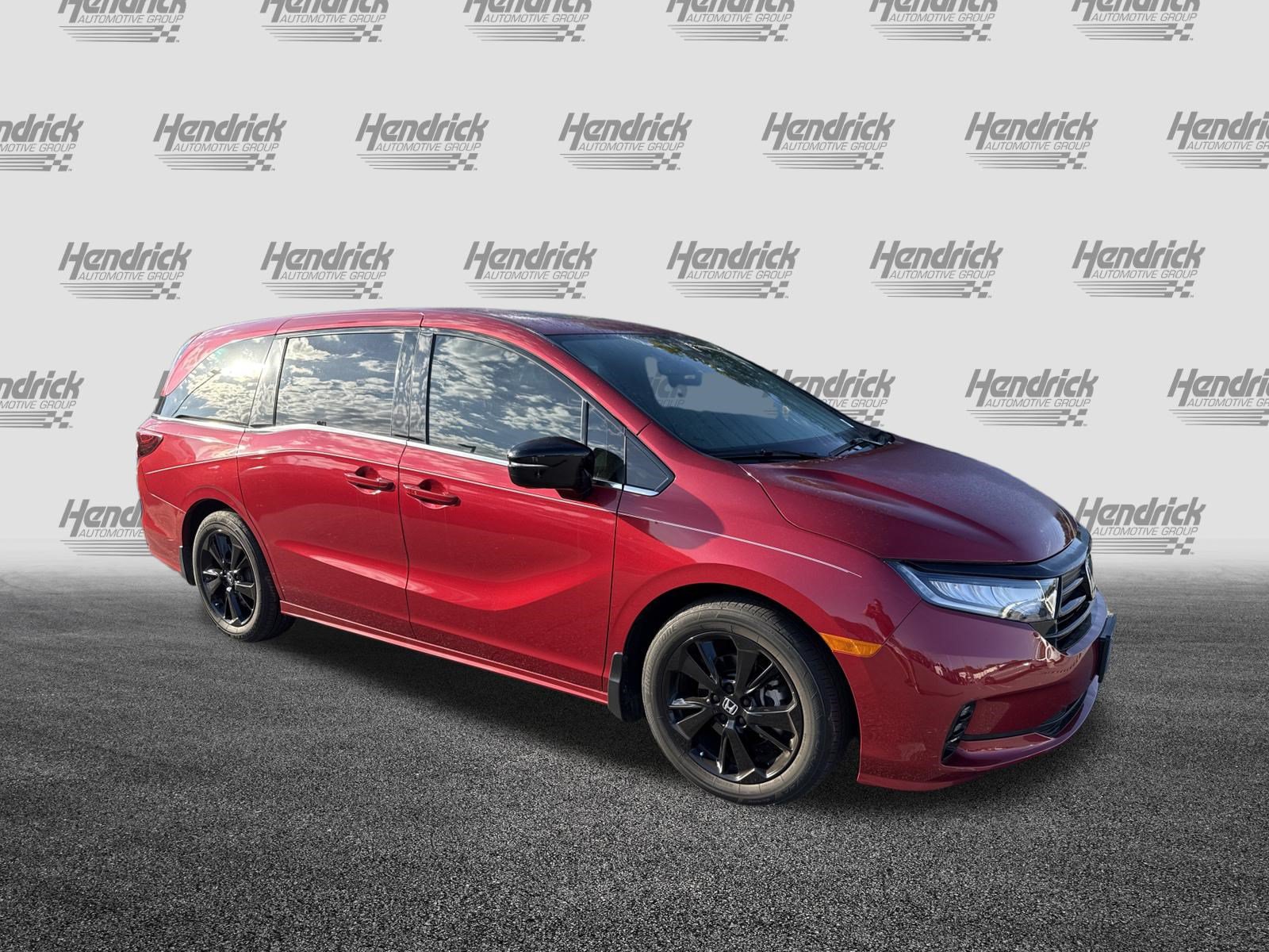 Used 2023 Honda Odyssey Sport image 2