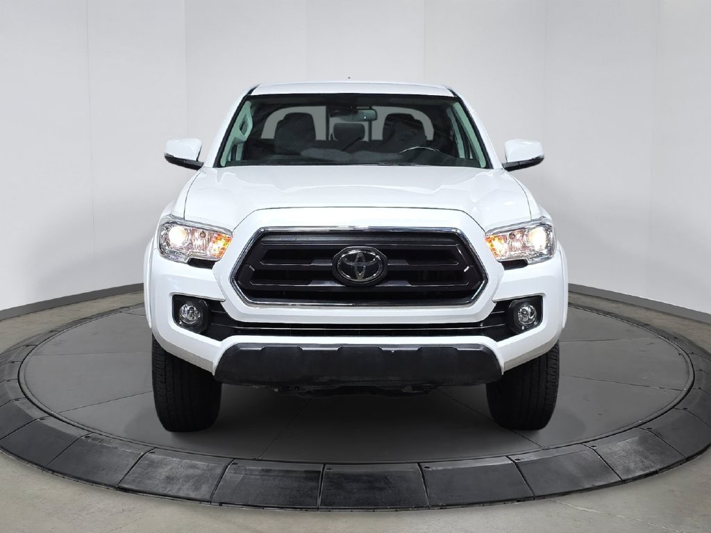 Used 2021 Toyota Tacoma SR5 w/ Technology Package AWD/4WD image 10