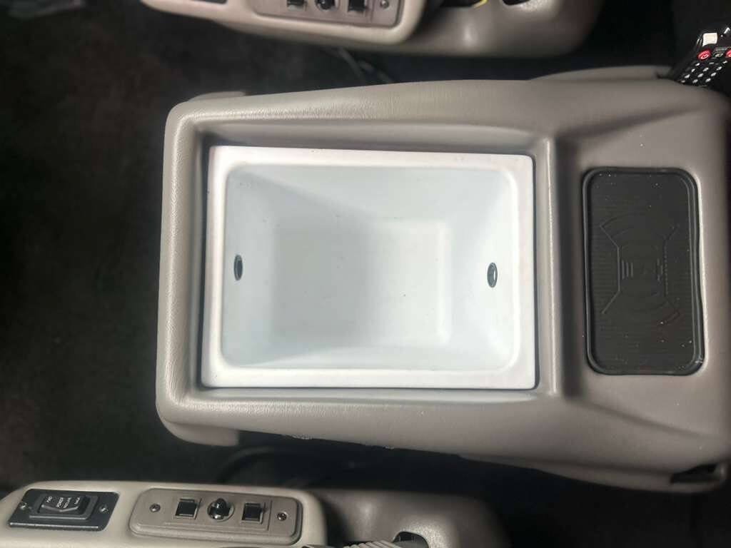 Used 2019 Chevrolet Express 2500 Extended w/ Enhanced Convenience Package RWD image 18