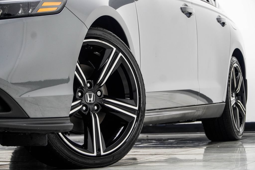 Used 2025 Honda Accord Sport image 4