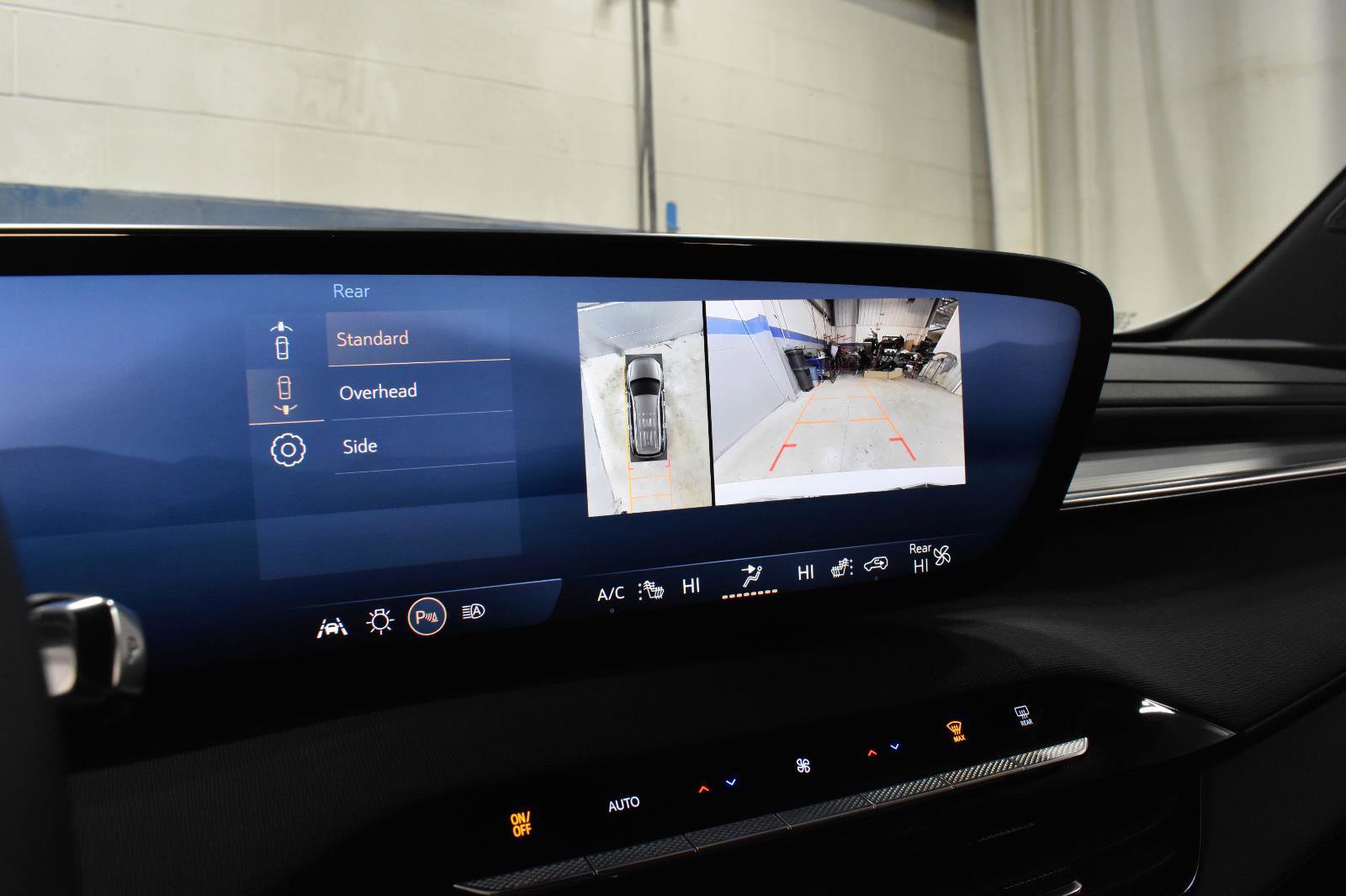 Used 2025 Buick Enclave Preferred image 21