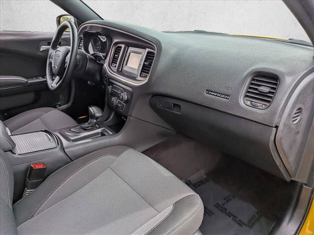Used 2017 Dodge Charger SE w/ Blacktop Package RWD image 26