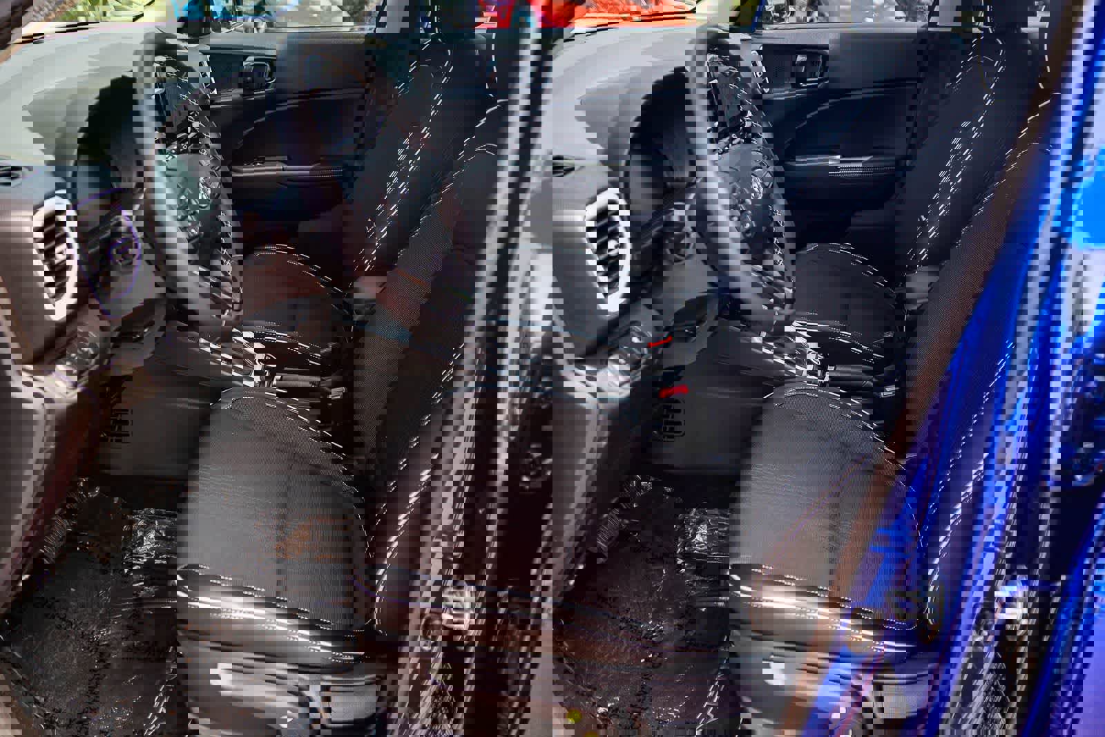 Used 2023 Hyundai Venue Limited image 18