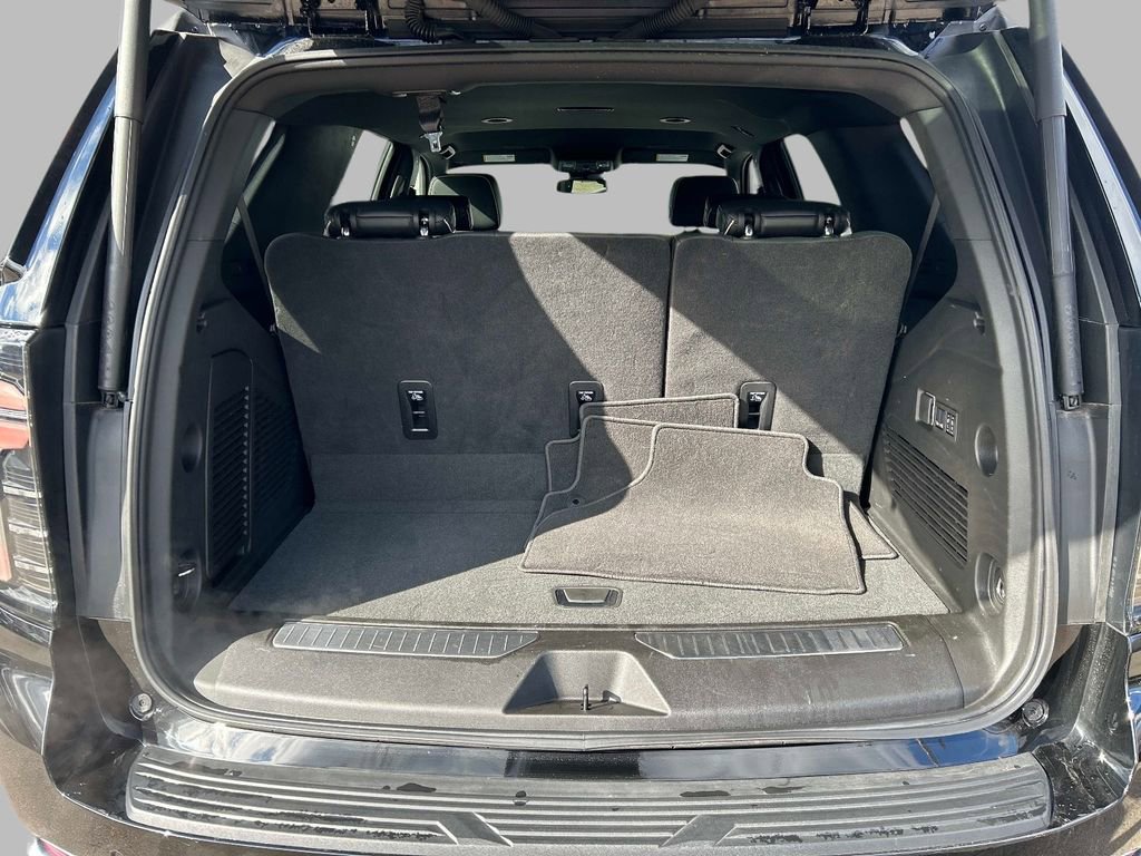 Used 2025 Chevrolet Tahoe Premier AWD/4WD image 14