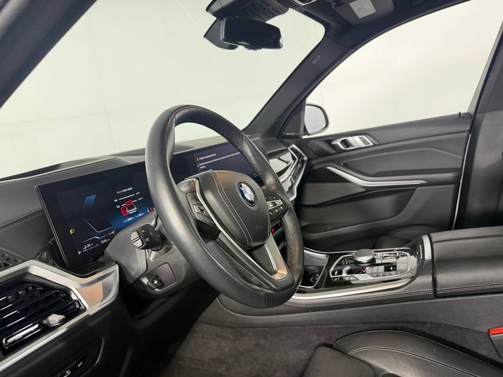 Used 2025 BMW X5 xDrive50e AWD/4WD image 25
