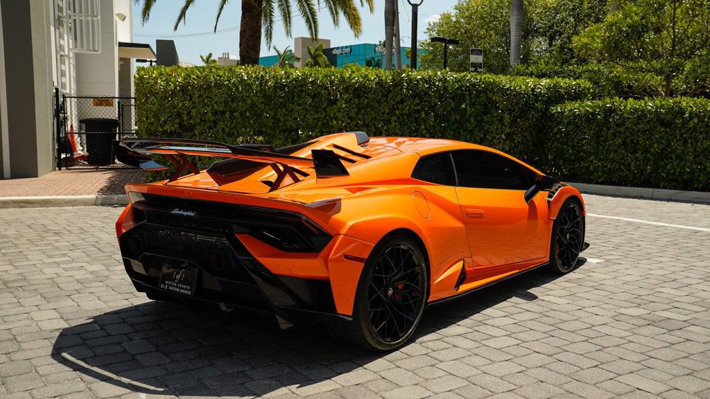 Used 2022 Lamborghini Huracan STO image 24