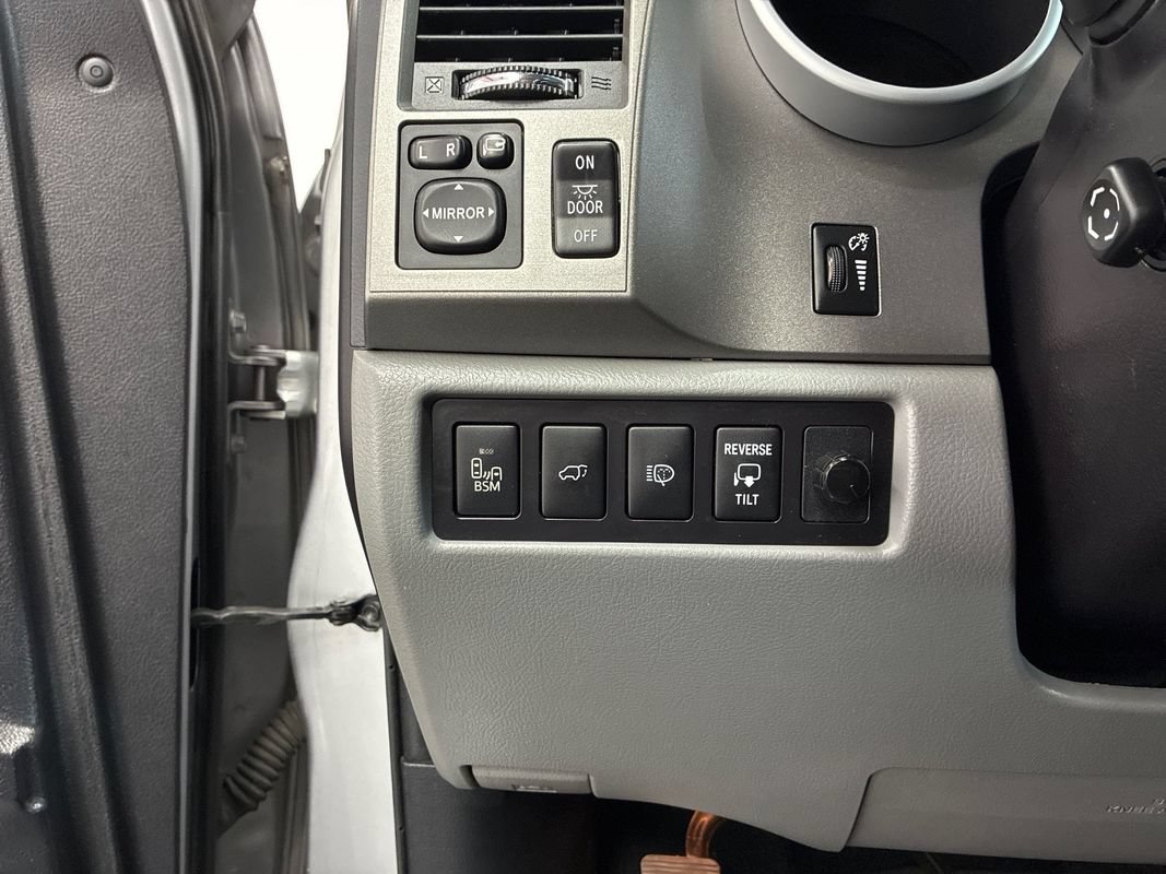 Used 2016 Toyota Sequoia Limited w/ Safety & Convenience Package AWD/4WD image 11