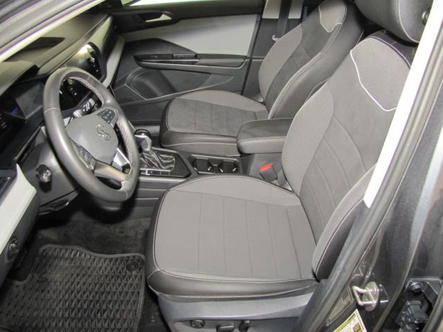 Used 2024 Volkswagen Taos SE FWD image 8