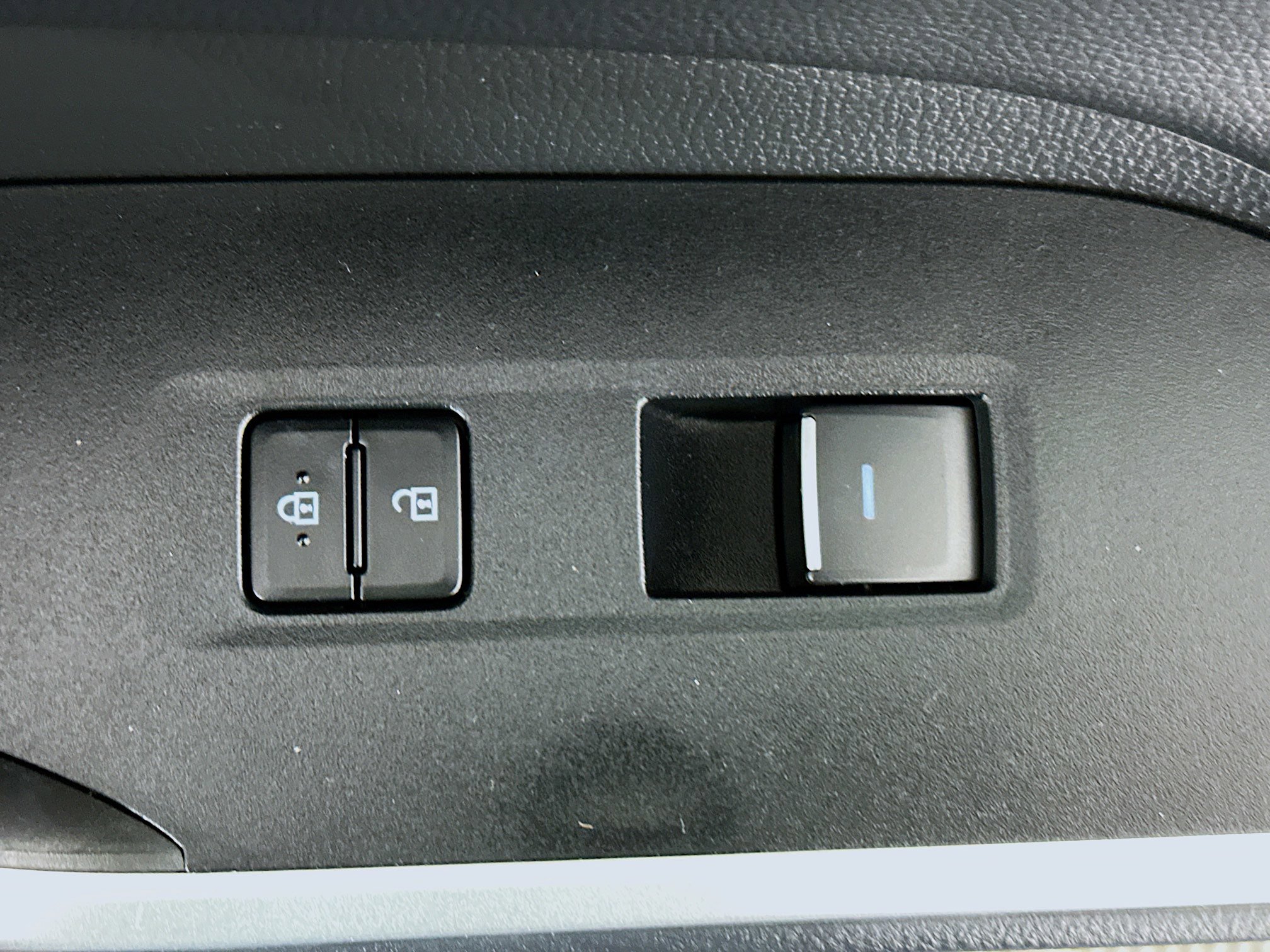 Used 2024 Toyota RAV4 Limited image 29