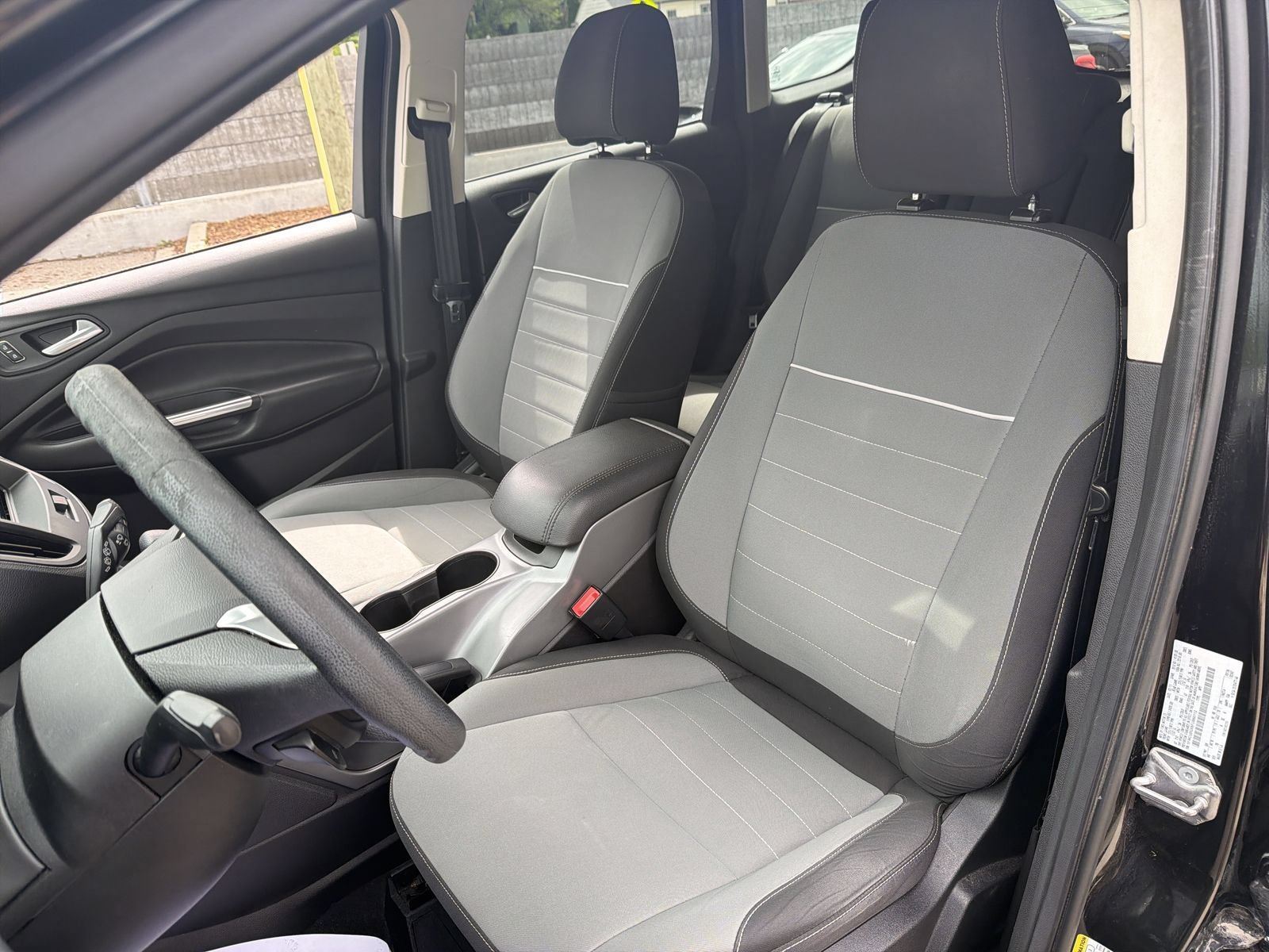 Used 2015 Ford Escape SE FWD image 19