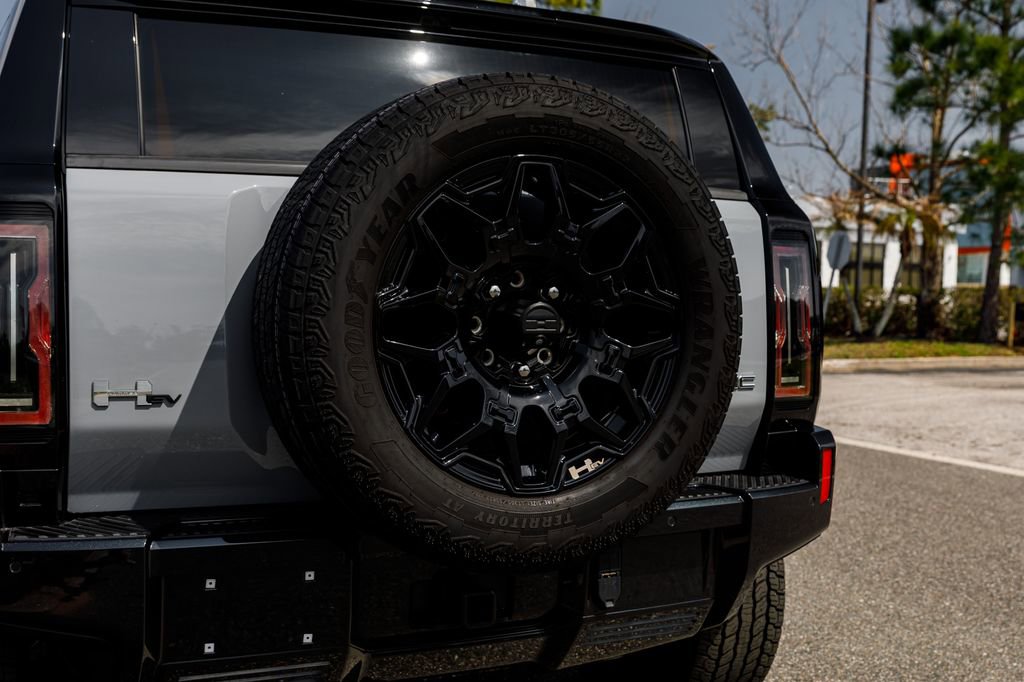 Used 2024 GMC Hummer EV 2X image 47