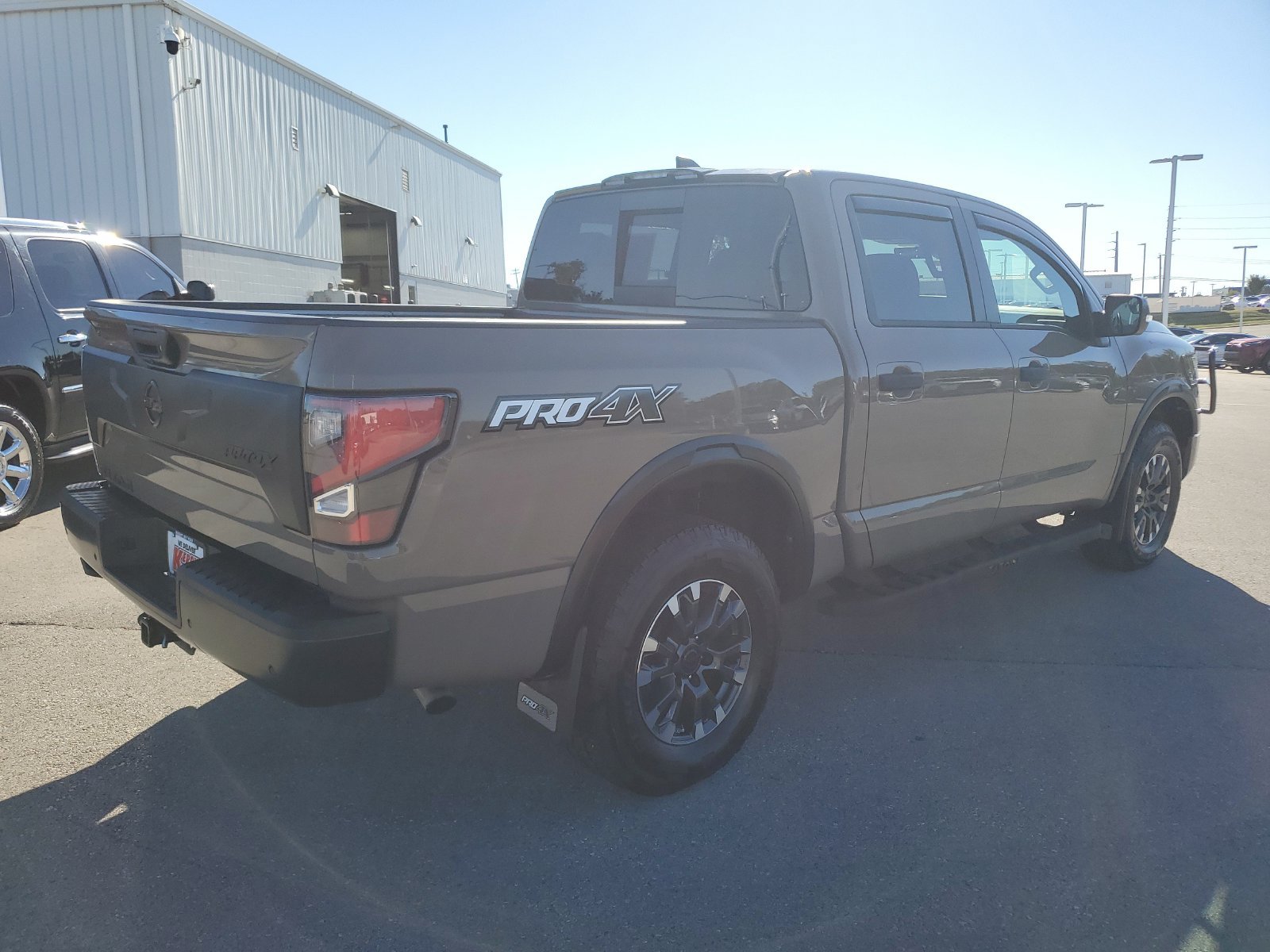 Used 2024 Nissan Titan PRO-4X w/ Pro-4x Convenience Package AWD/4WD image 4