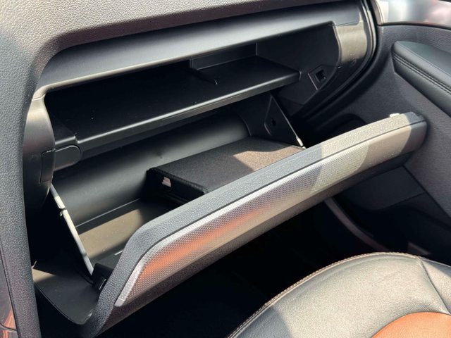 Used 2019 Ford Explorer XLT w/ Equipment Group 202A AWD/4WD image 36