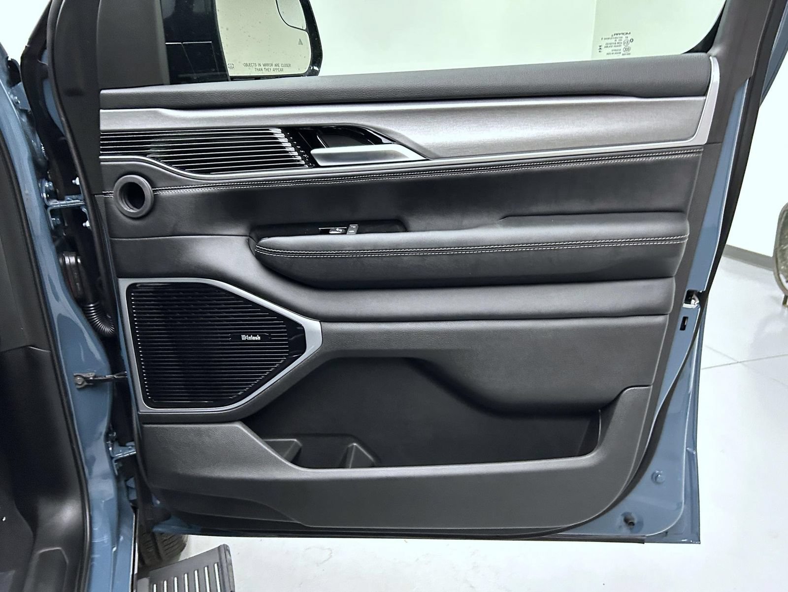 New 2026 Jeep Grand Wagoneer L Limited AWD/4WD image 16