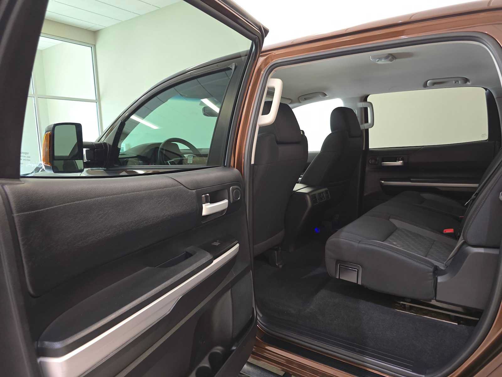 Used 2017 Toyota Tundra SR5 w/ TRD Off Road Package AWD/4WD image 22