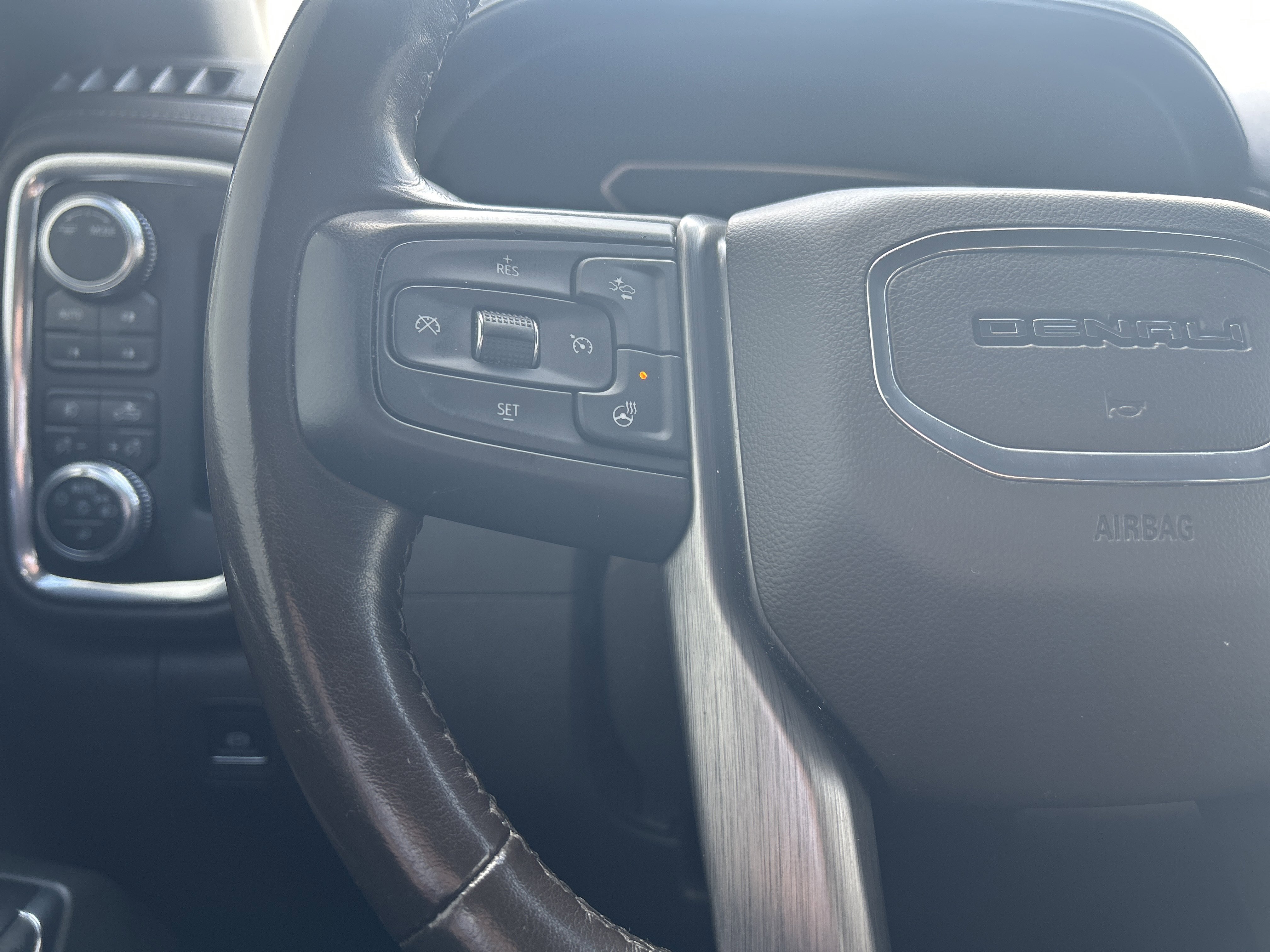 Used 2020 GMC Sierra 1500 Denali w/ Denali Ultimate Package AWD/4WD image 18