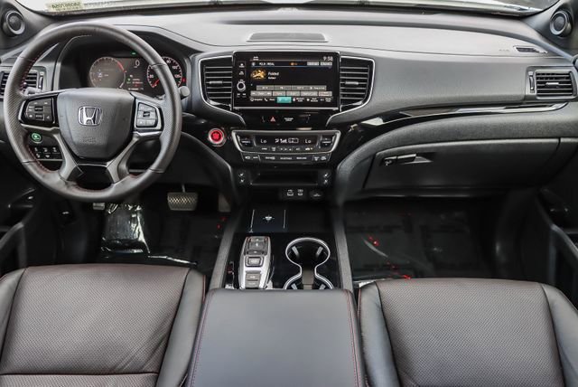 Used 2025 Honda Ridgeline Black Edition image 14