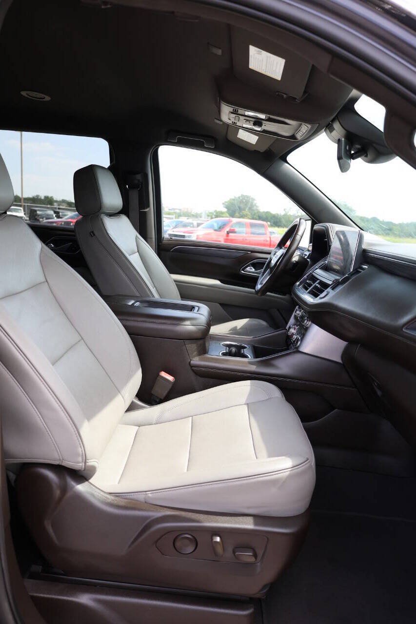 Used 2023 GMC Yukon SLT AWD/4WD image 15