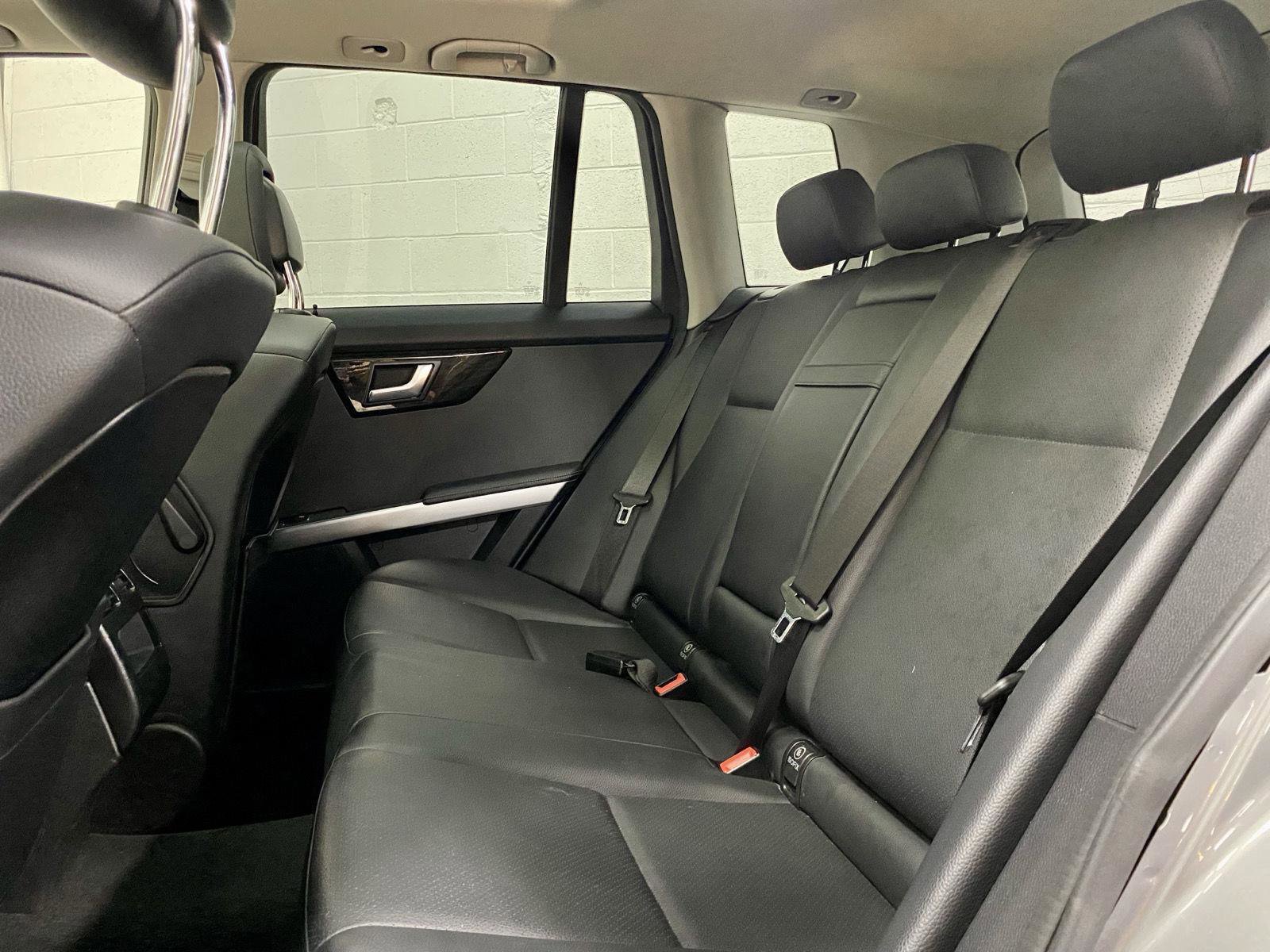 Used 2015 Mercedes-Benz GLK 350 4MATIC w/ Premium 1 Package image 16