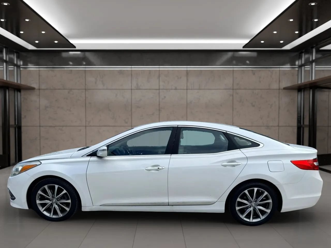 Used 2017 Hyundai Azera FWD image 6
