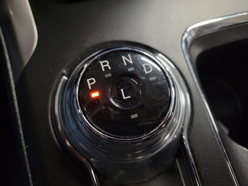 Used 2020 Ford Fusion SE image 18