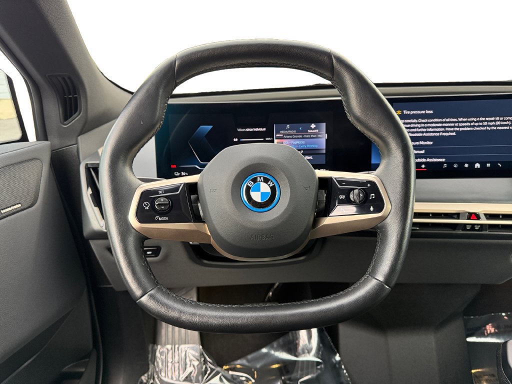 Used 2024 BMW iX xDrive50 AWD/4WD image 12