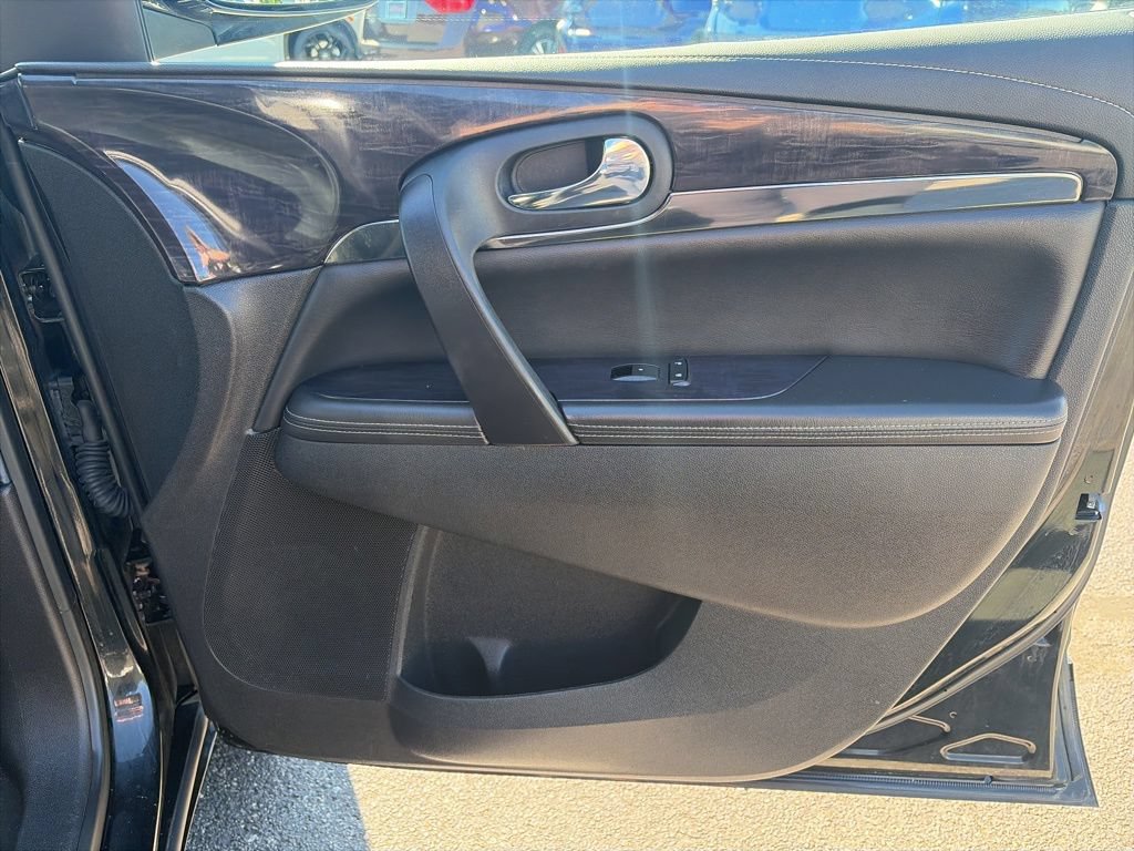 Used 2017 Buick Enclave Leather FWD image 28