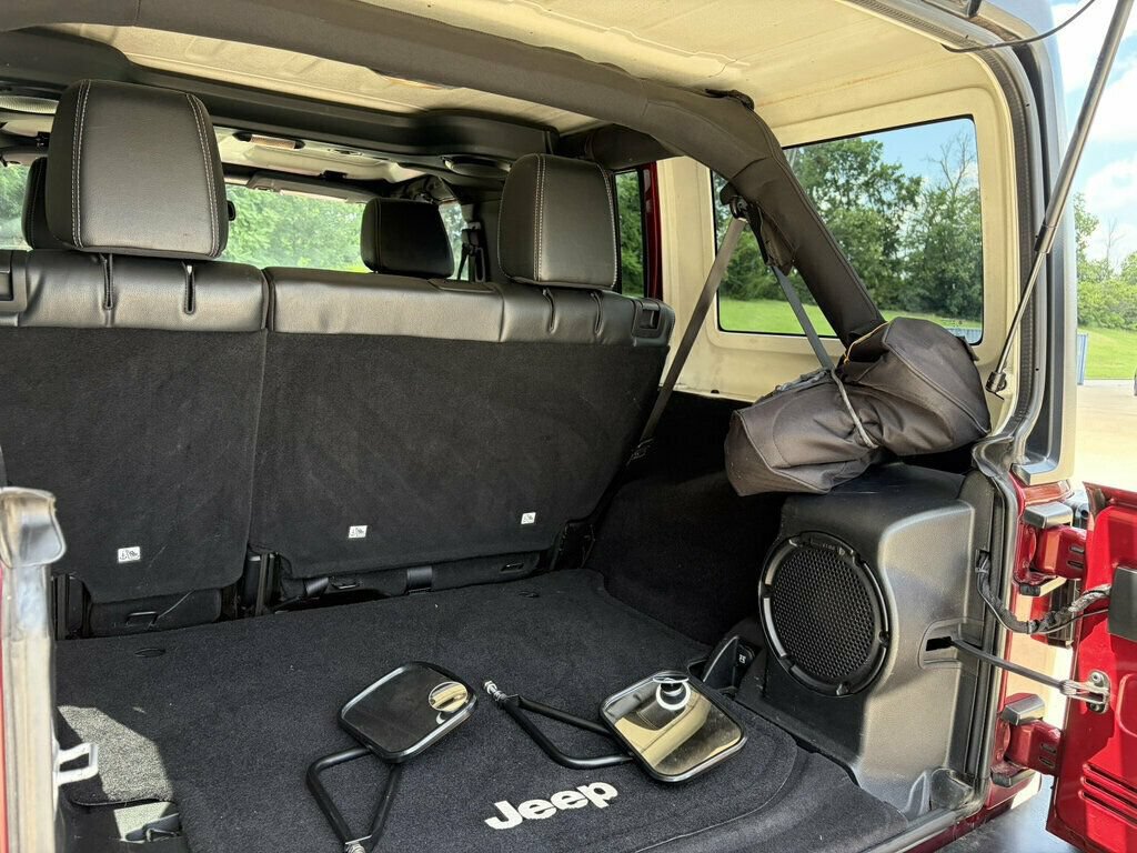 Used 2013 Jeep Wrangler Unlimited Sahara w/ Dual Top Group AWD/4WD image 29