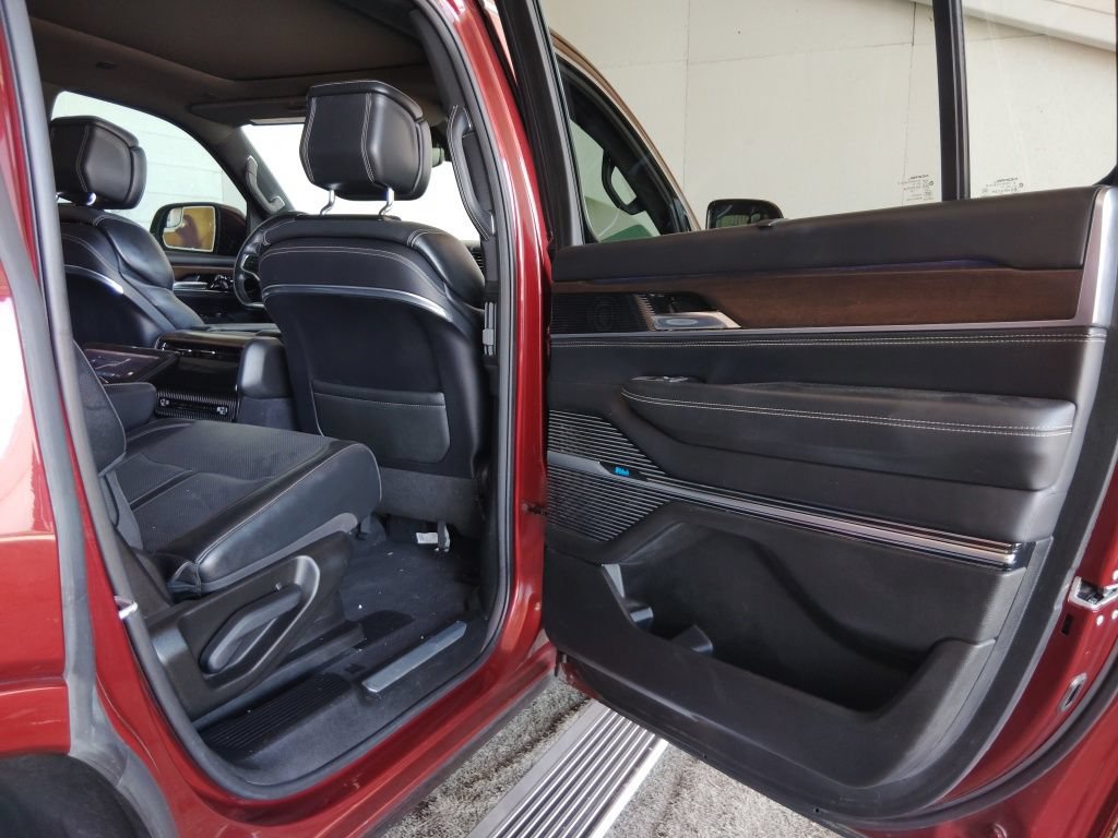 Used 2022 Jeep Grand Wagoneer Series I AWD/4WD image 14
