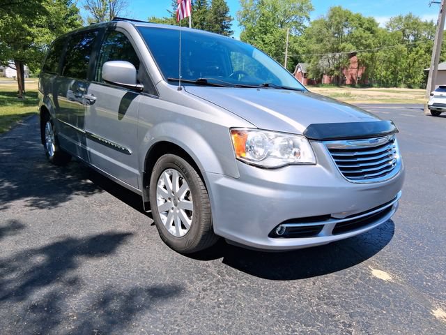 Used 2014 Chrysler Town & Country Touring FWD image 7