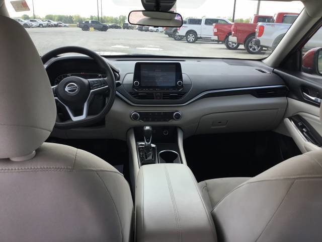 Used 2021 Nissan Altima 2.5 SV FWD image 12