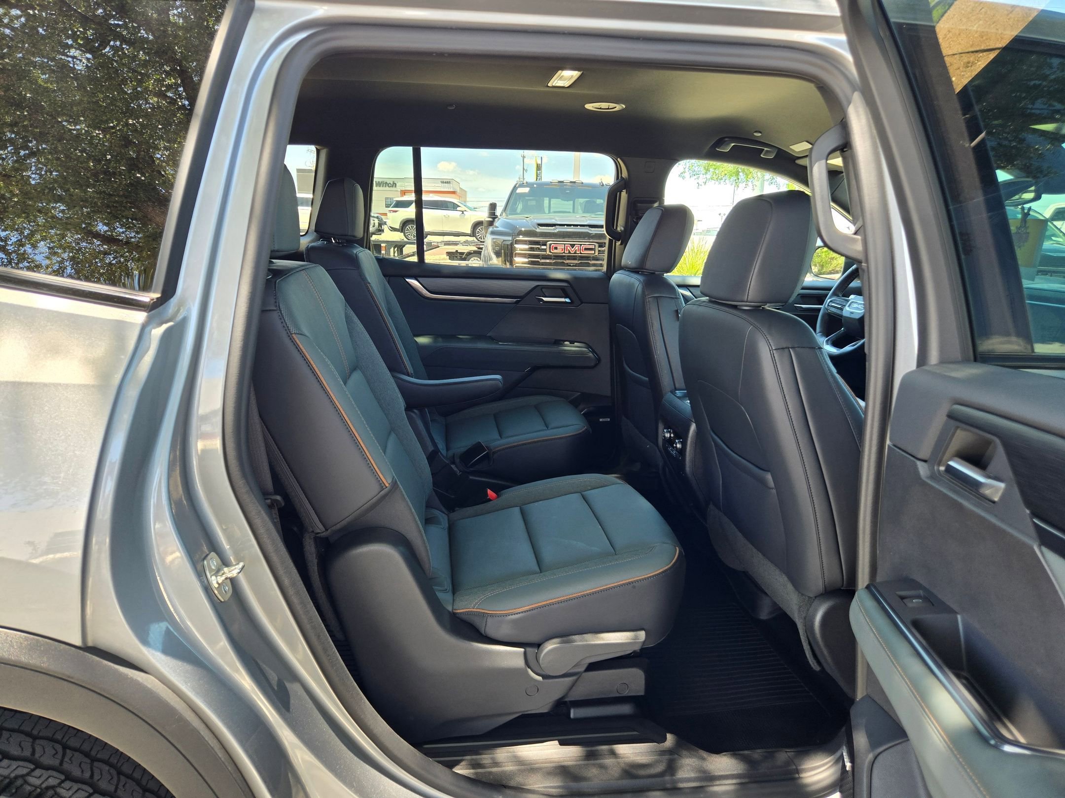 Certified 2024 GMC Acadia AT4 w/ Luxury Package AWD/4WD image 20