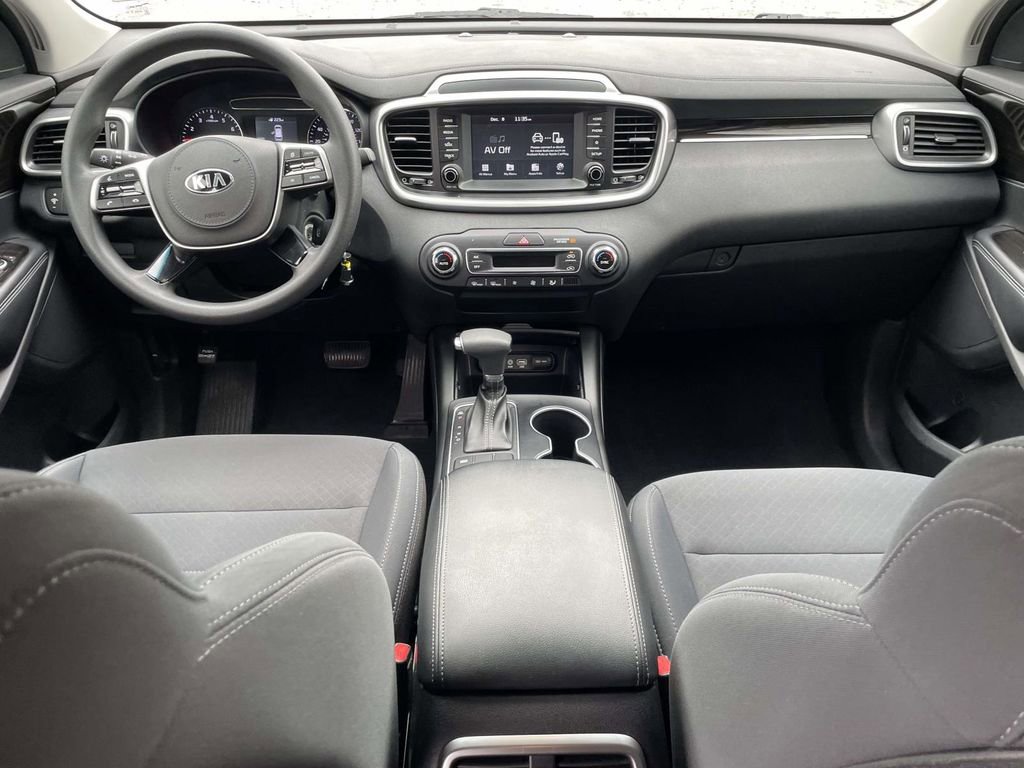 Used 2019 Kia Sorento LX image 14