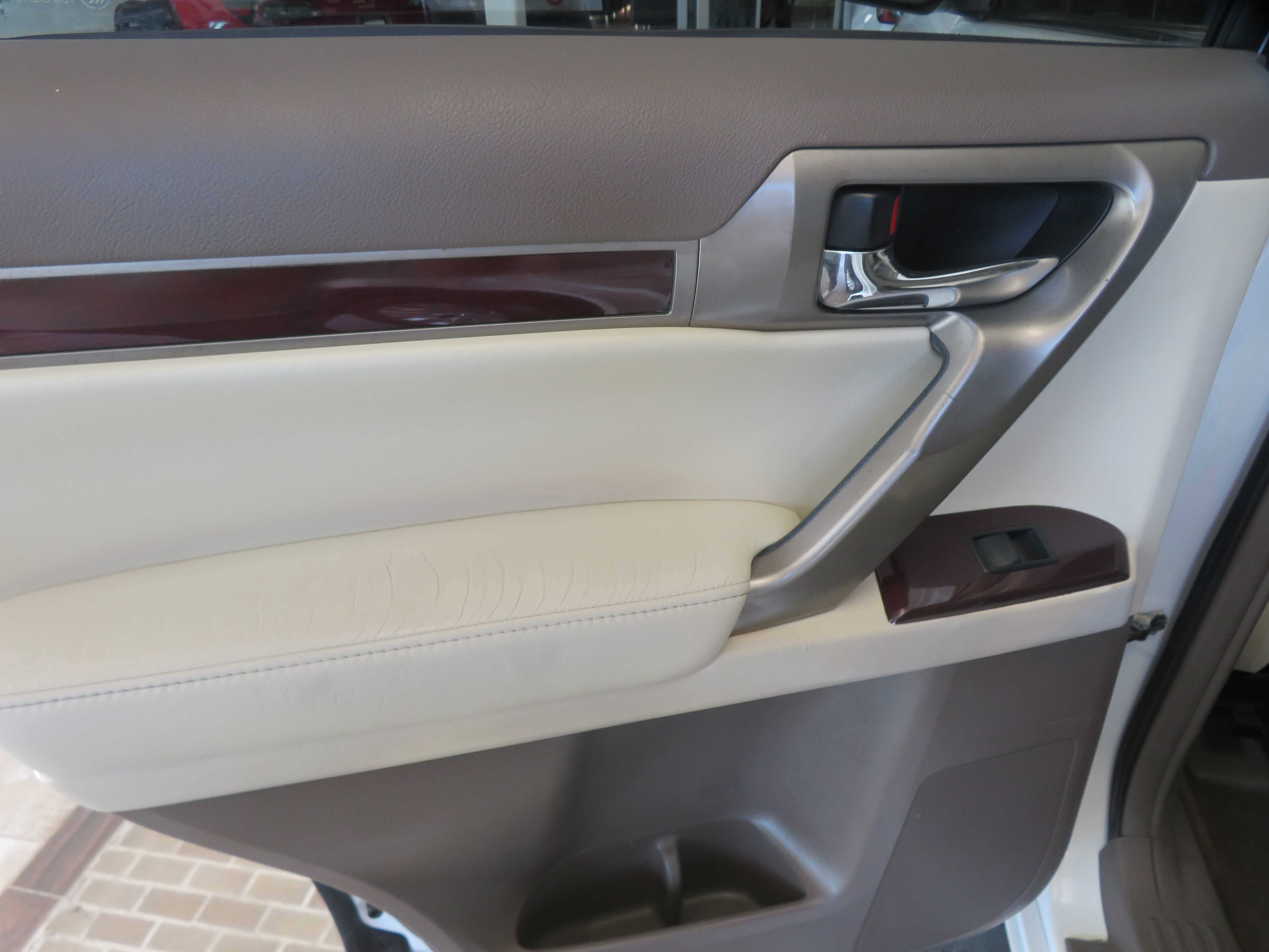 Used 2014 Lexus GX 460 w/ Premium Package image 18