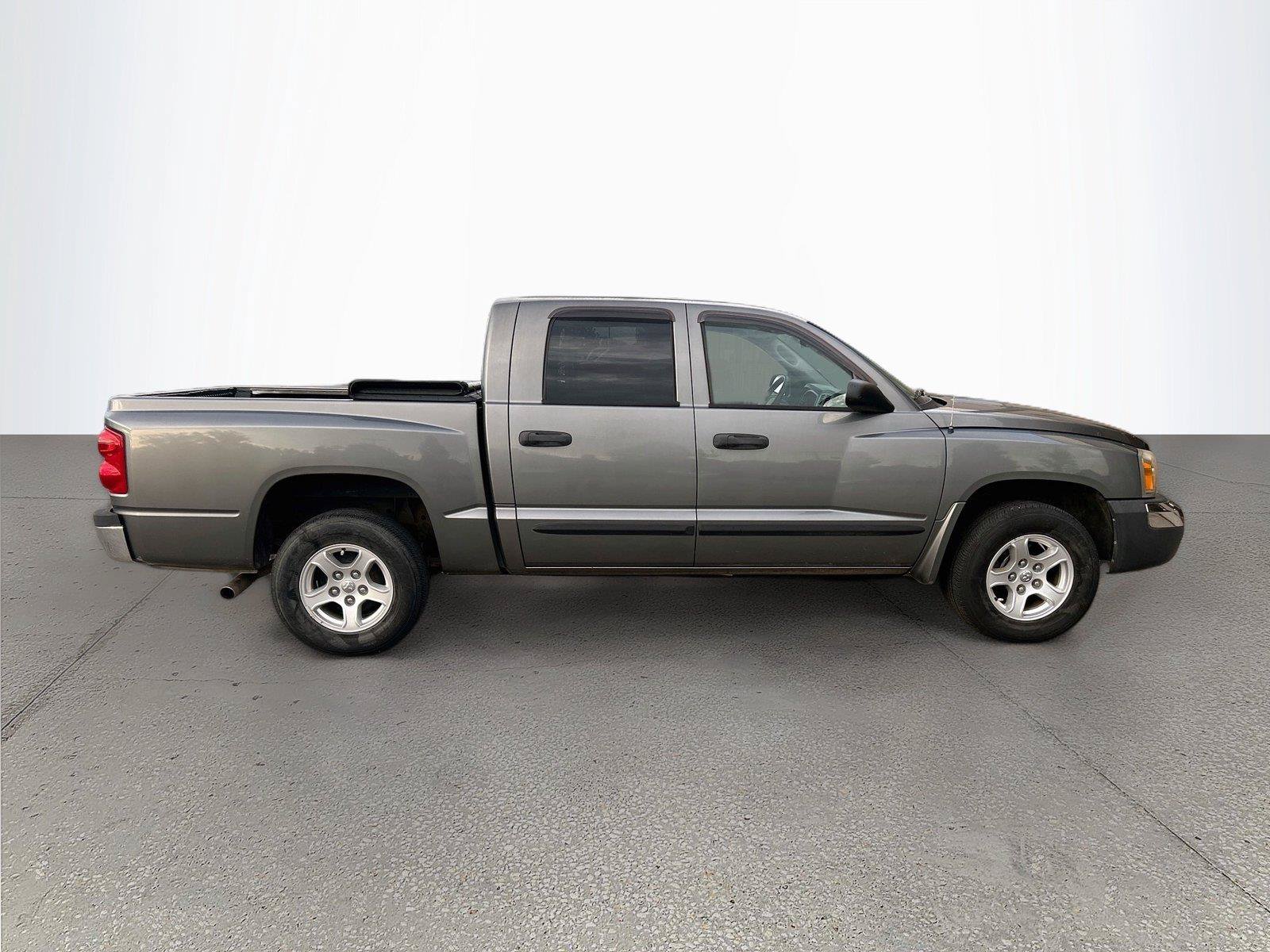 Used 2005 Dodge Dakota SLT RWD image 3