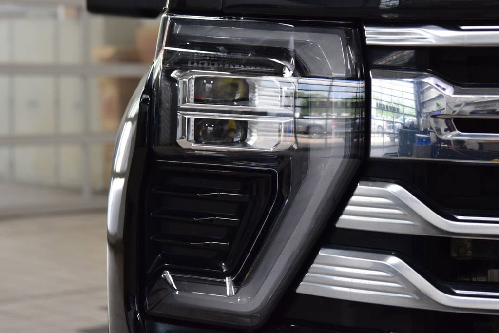 Used 2024 Chevrolet Silverado 3500 High Country w/ High Country Premium Package AWD/4WD image 12