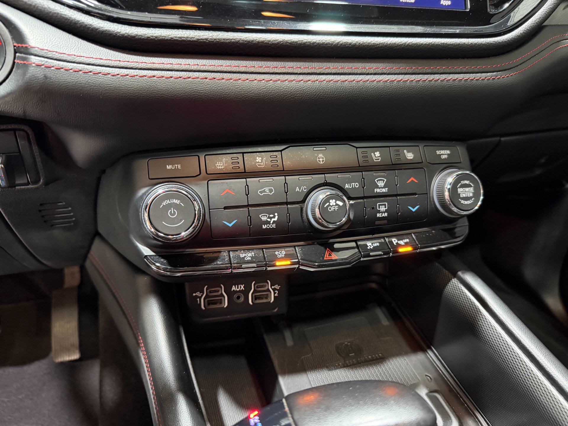 Used 2023 Dodge Durango R/T w/ Blacktop Package AWD/4WD image 56
