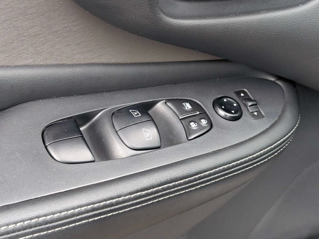 Used 2023 Nissan Murano SV FWD image 14