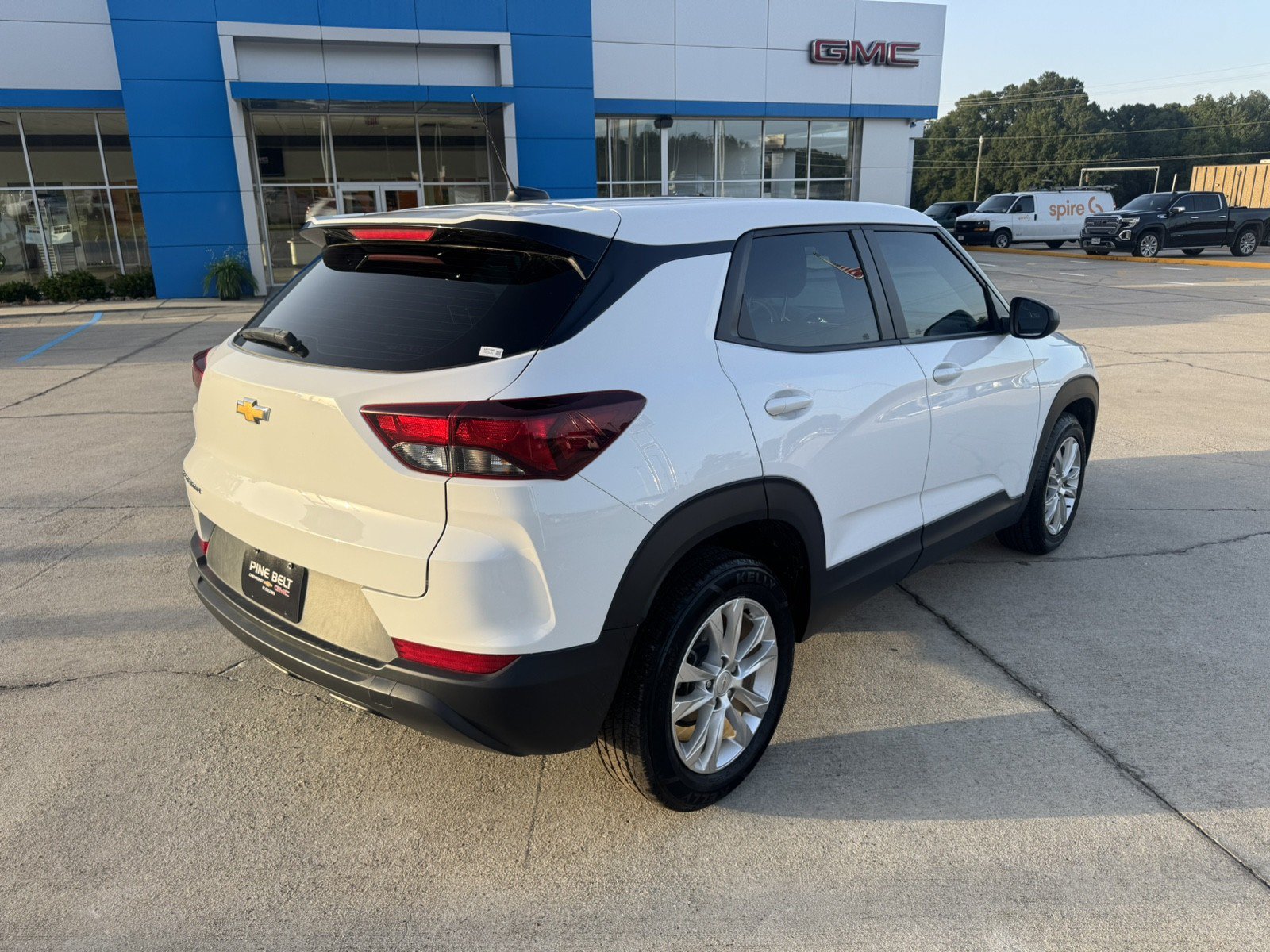 Used 2022 Chevrolet TrailBlazer LS FWD image 4