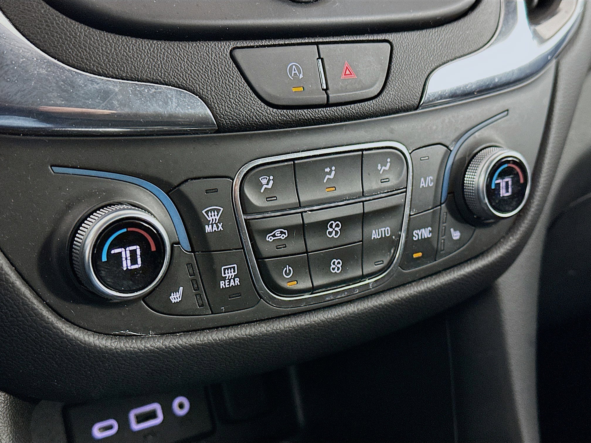 Used 2023 Chevrolet Equinox LT w/ Driver Convenience Package image 23