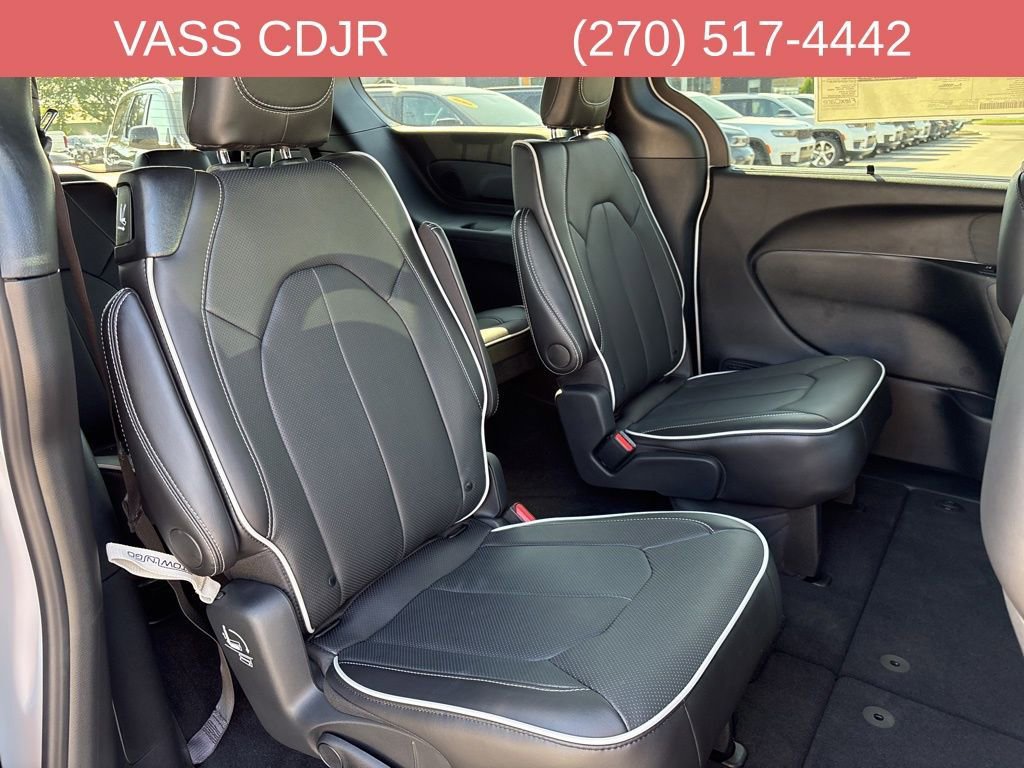 New 2026 Chrysler Pacifica Limited w/ S Appearance Package image 36