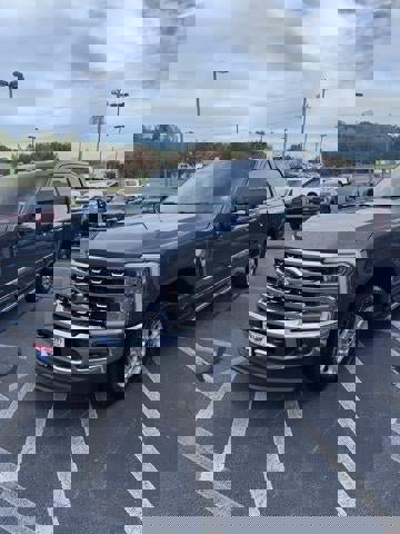 New 2026 Ford F250 XLT image 3