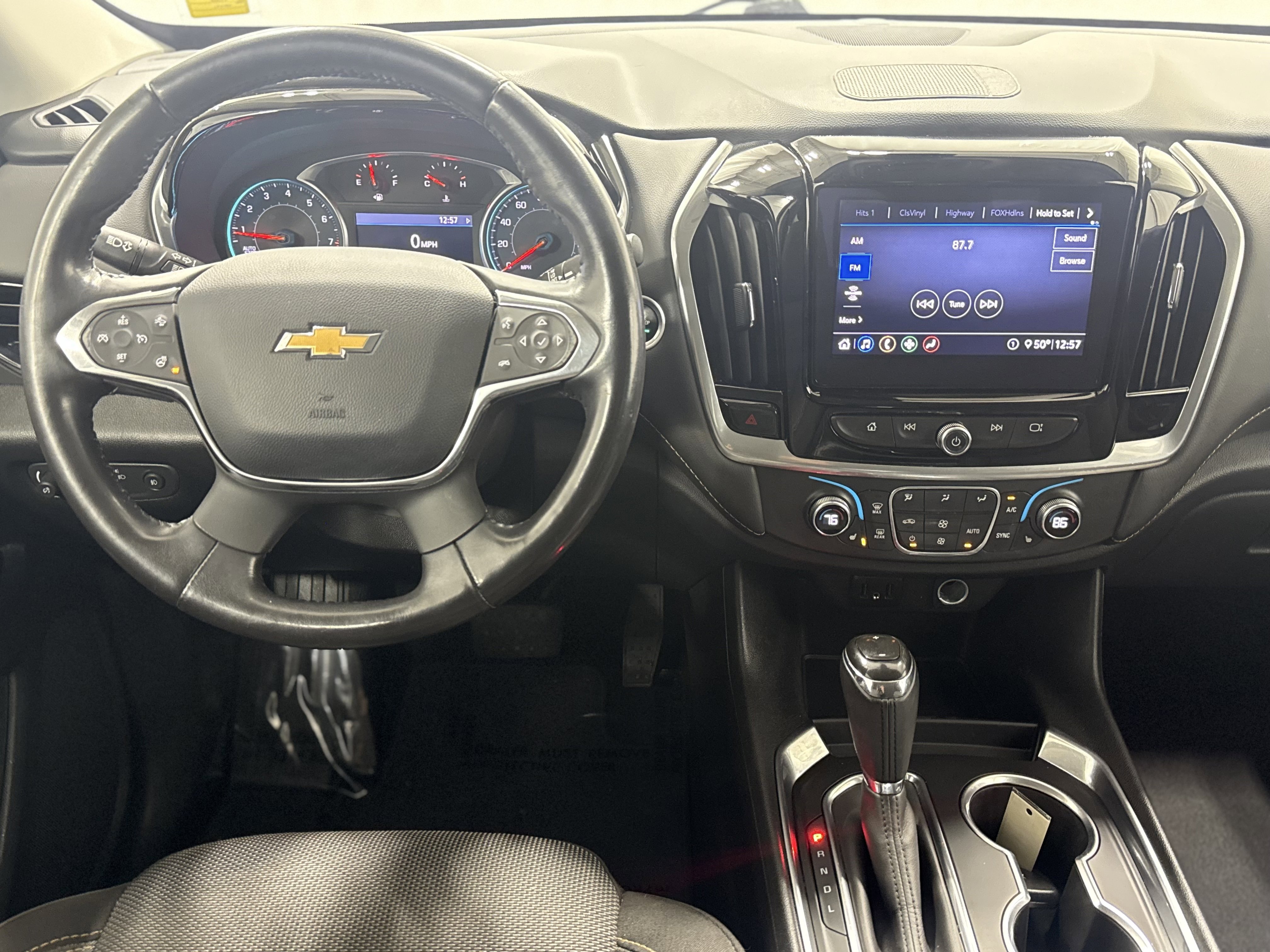 Used 2020 Chevrolet Traverse LT image 16